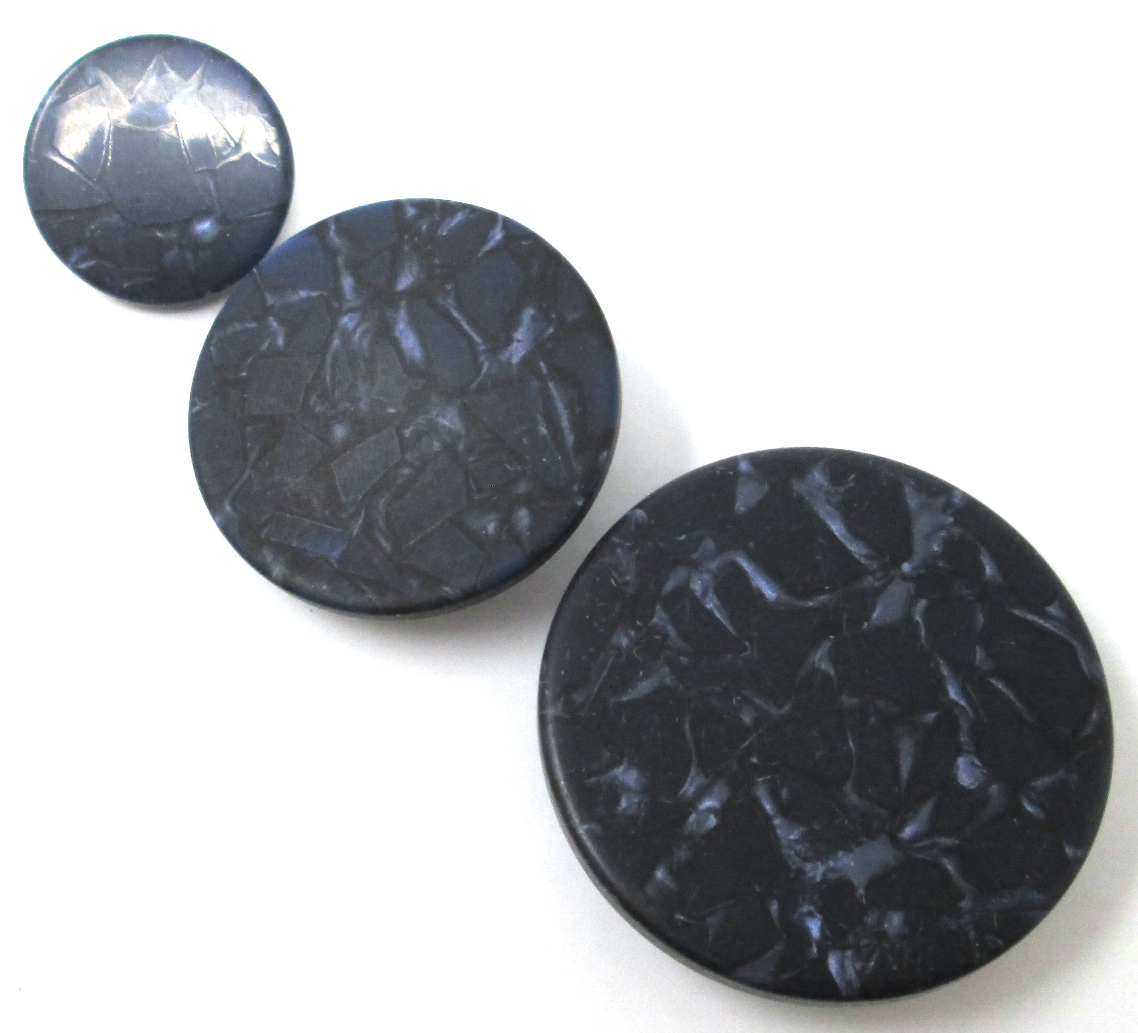 Elegant navy blue coat buttons, imported from Italy